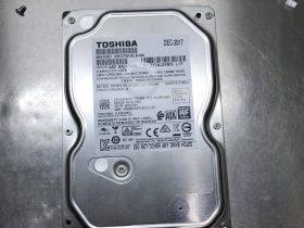 TOSHIBA DT01ACA100通电异响磁头损坏无法识别开盘数据恢复成功