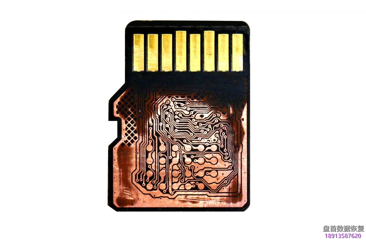 使用玻璃纤维笔刷打磨一体Flash封装MicroSD卡