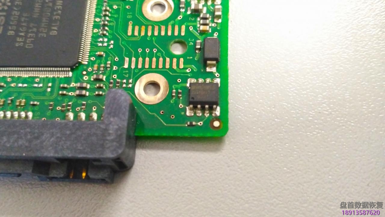 如何通过编程器设备读取的硬盘ROM芯片信息 硬盘的ROM芯片信息如何通过编程器设备读取