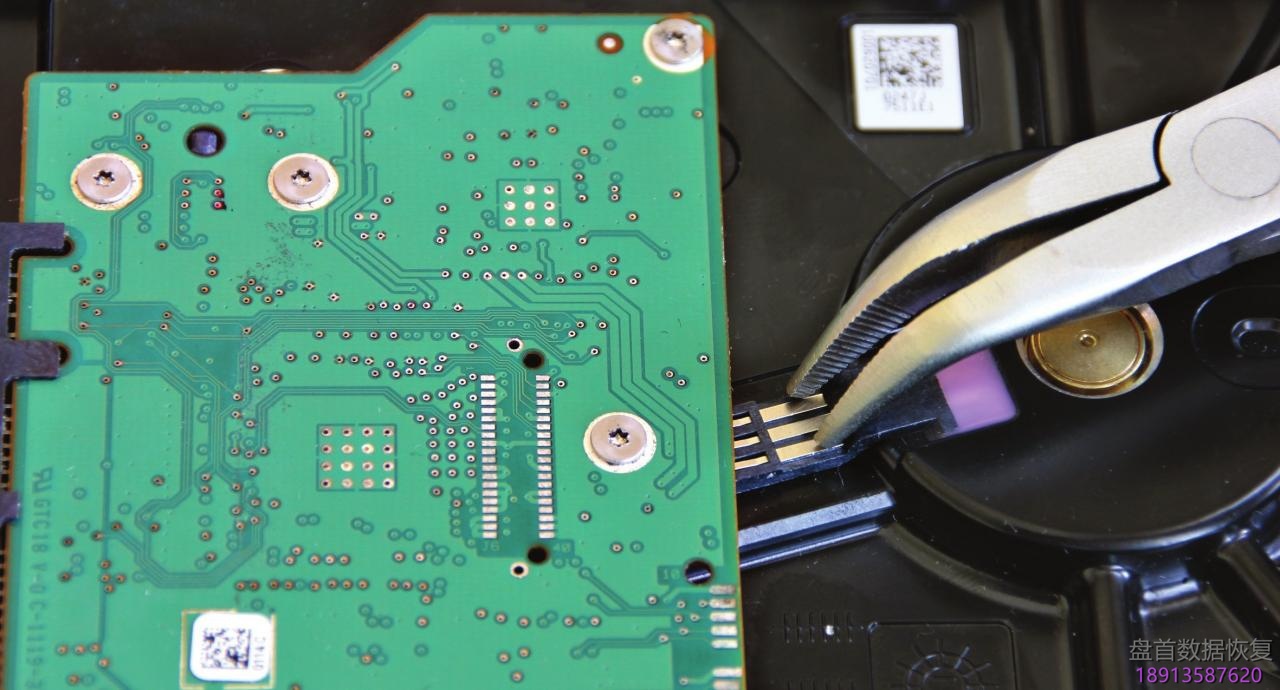 希捷F3系列硬盘的短接点在哪里？以及如何短接？