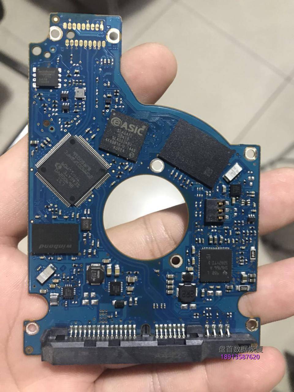 st1000lm014硬盘通电不转这是希捷sshd固态混合硬盘的nand芯片故 ST1000LM014硬盘通电不转这是希捷SSHD固态混合硬盘的NAND芯片故障通病问题数据恢复方法